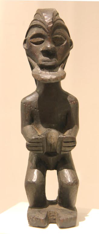 Tege statue