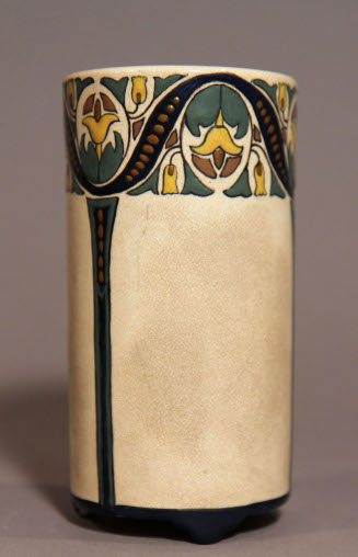 Tripod vase