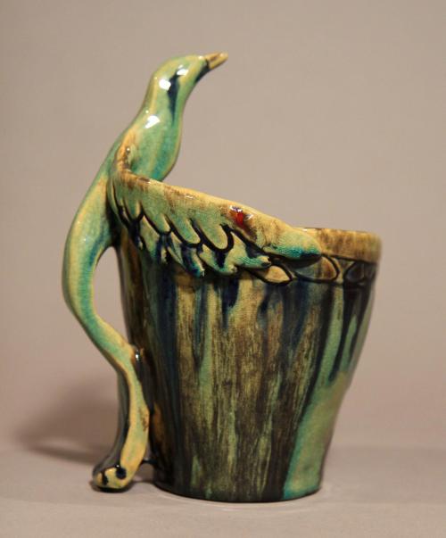 Bowl with bird