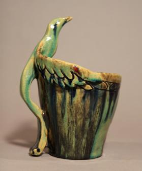 Bowl with bird
