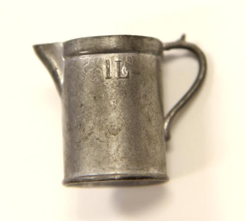 Measuring pitcher