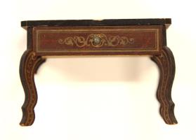 Doll table