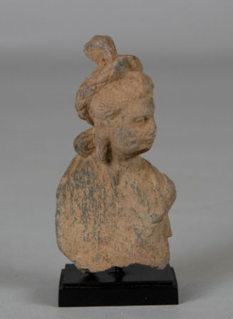 Female head, fragment