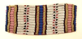Beaded panel, isigege