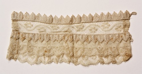 Lace cuff