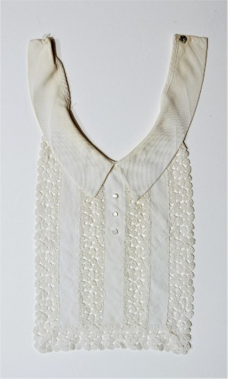 Woman's collar