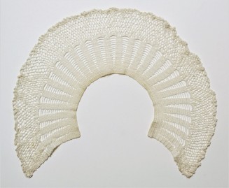 Woman's collar