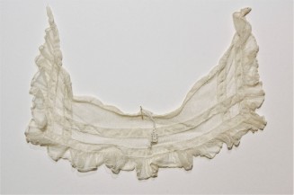 Woman's collar