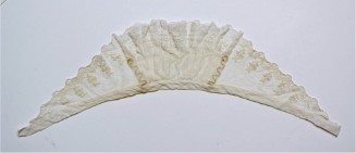 Woman's collar