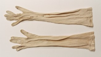 Woman's gloves