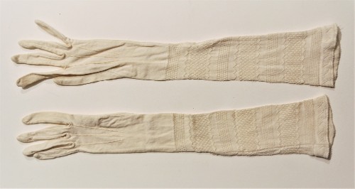 Woman's gloves