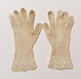 Woman's gloves