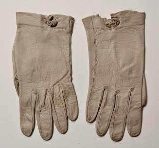 Gloves, pair