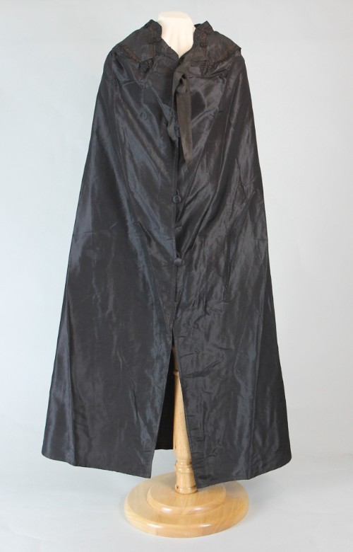 Woman's cape