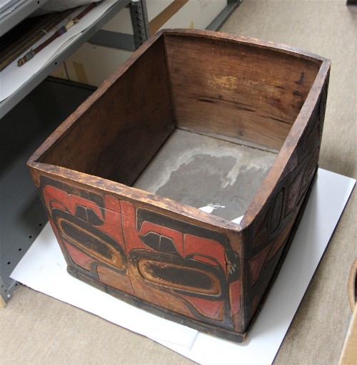 Kerfed chest