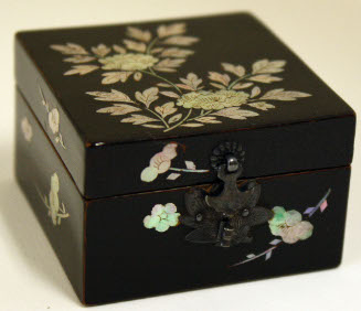 Trinket box
