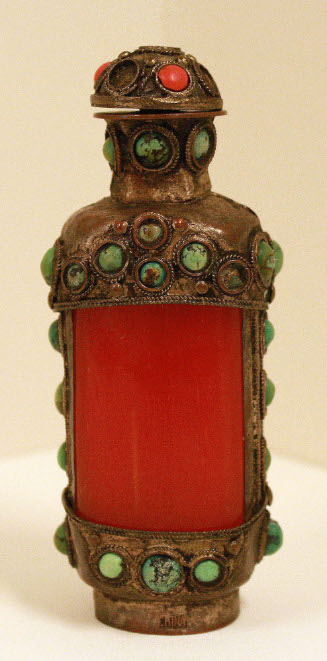 Snuff bottle