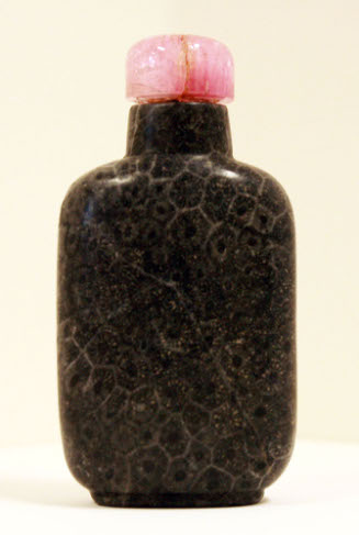 Snuff bottle