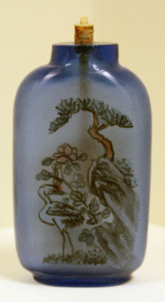 Snuff bottle