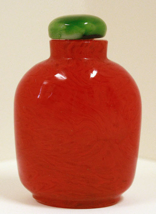 Snuff bottle