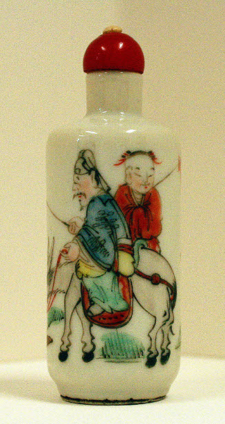 Snuff bottle