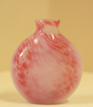 Snuff bottle