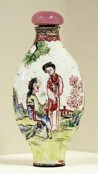 Snuff bottle