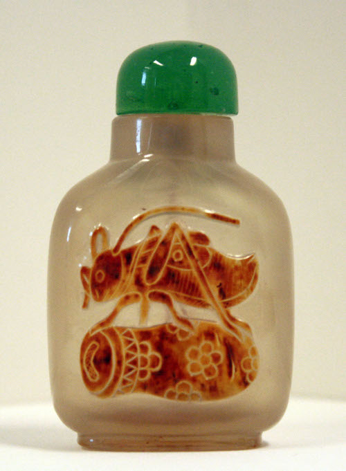 Snuff bottle