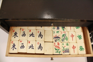 Mahjong set