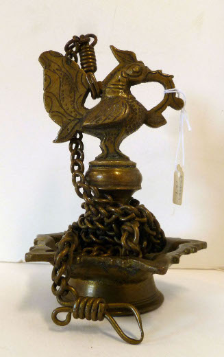 Hanging oil lamp