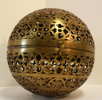 Ship's lamp