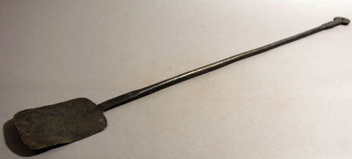 Fireplace shovel