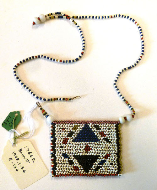 Tab with loose beads