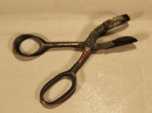 Lighter or wick trimmer