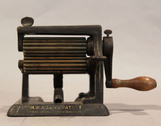 Fluting iron