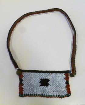 Beaded loindress, isigege
