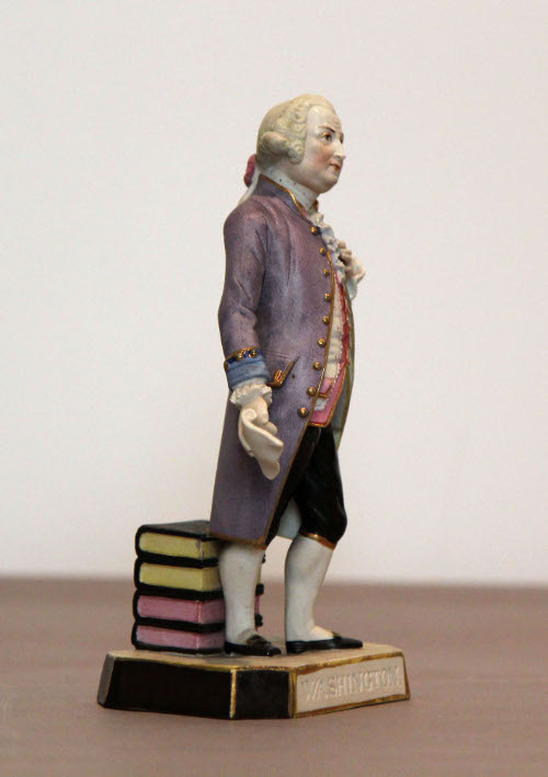 Figurine of George Washington