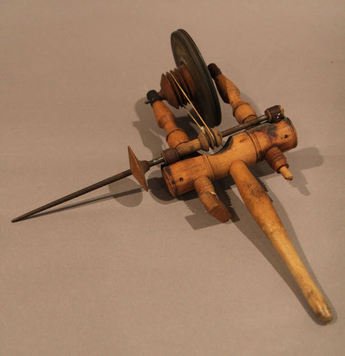 Spinning wheel head