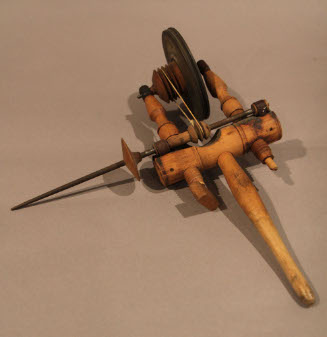Spinning wheel head