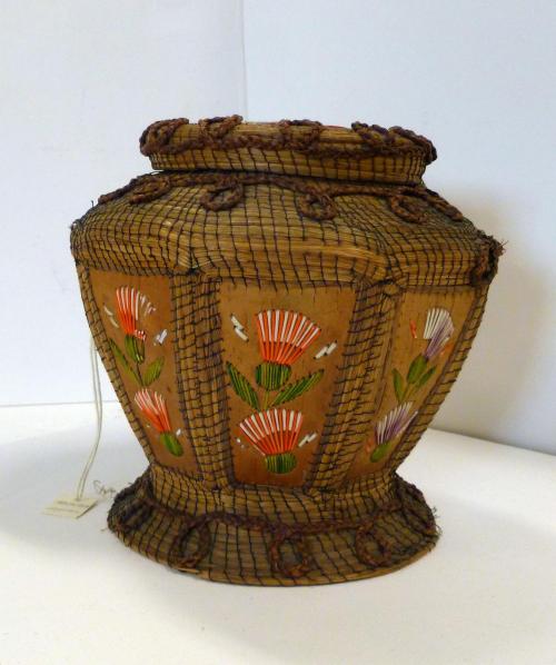 Basket with lid