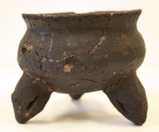 Tripod dish