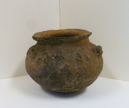 Vessel with hole