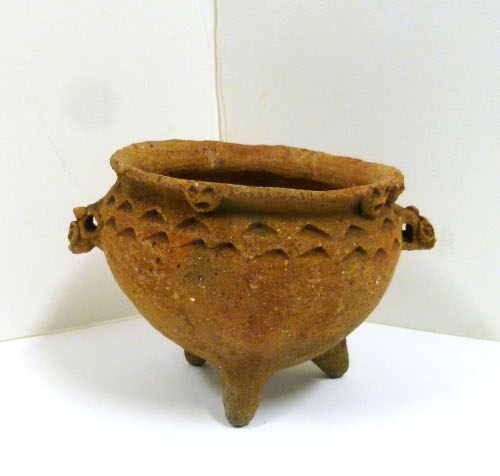 Tripod vessel