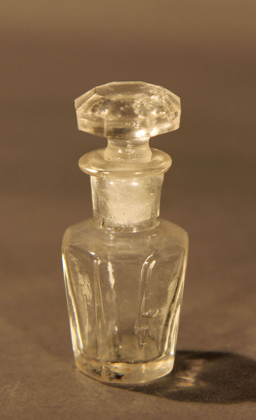 Perfume bottle