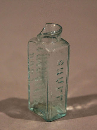Snuff bottle