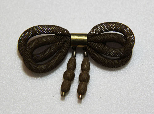 Mourning brooch