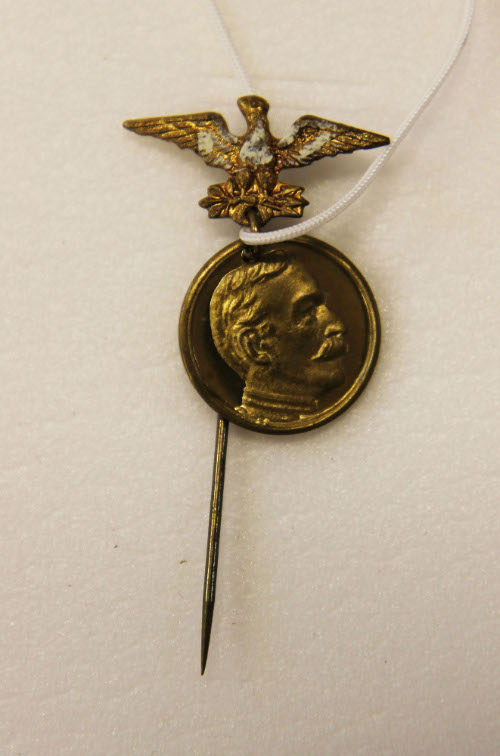 Medal pin