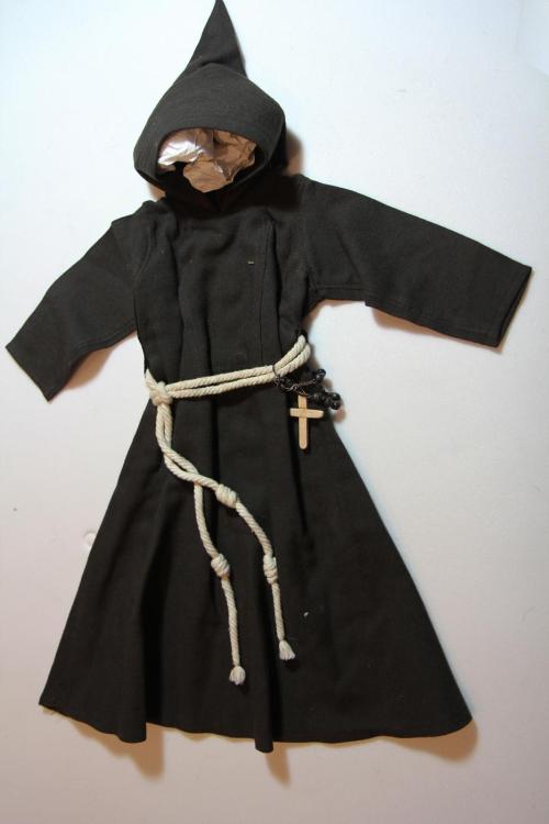 Doll monk's habit