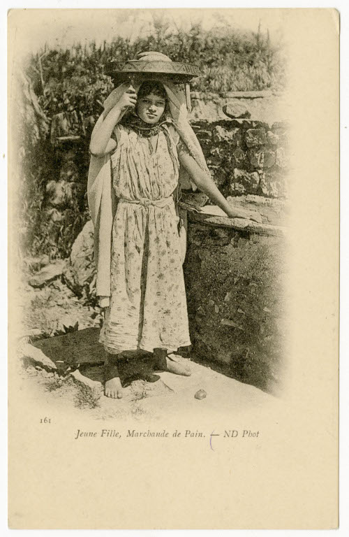 Jeune Fille, Marchande de Pain