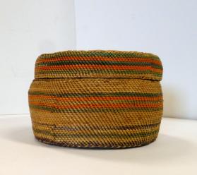 Basket with lid